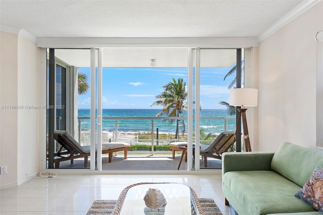 最近售出: $699,000 (2 贝兹, 2 浴室, 1300 平方英尺)