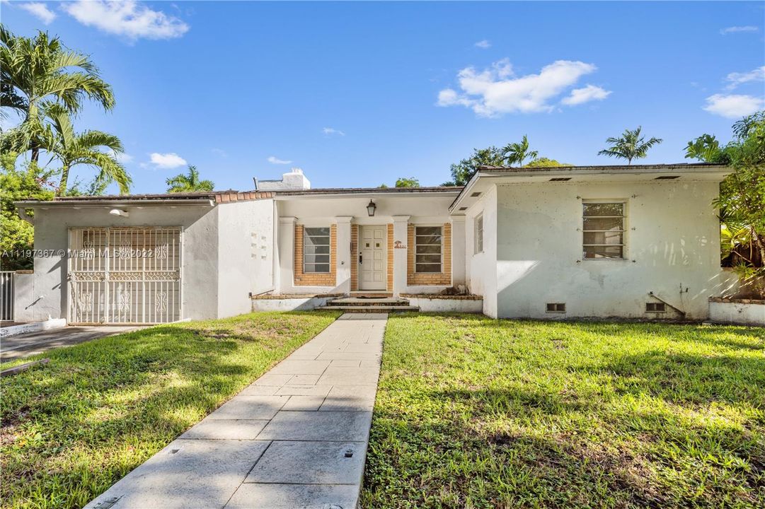 Recently Sold: $1,529,000 (3 beds, 2 baths, 1896 Square Feet)