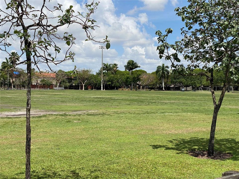 Recently Sold: $490,000 (3 beds, 2 baths, 1282 Square Feet)