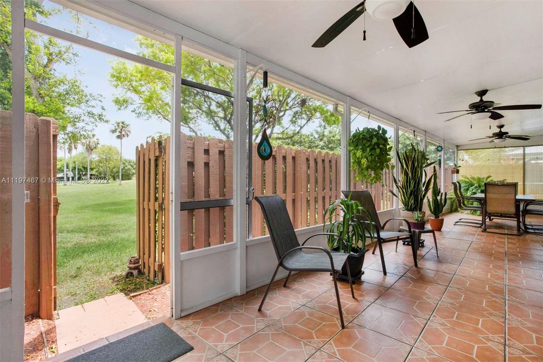 screen-in terrace