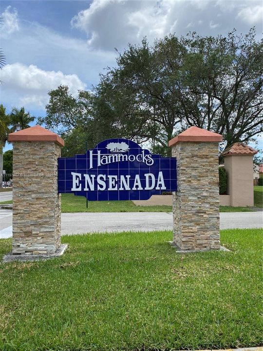 Recently Sold: $490,000 (3 beds, 2 baths, 1282 Square Feet)