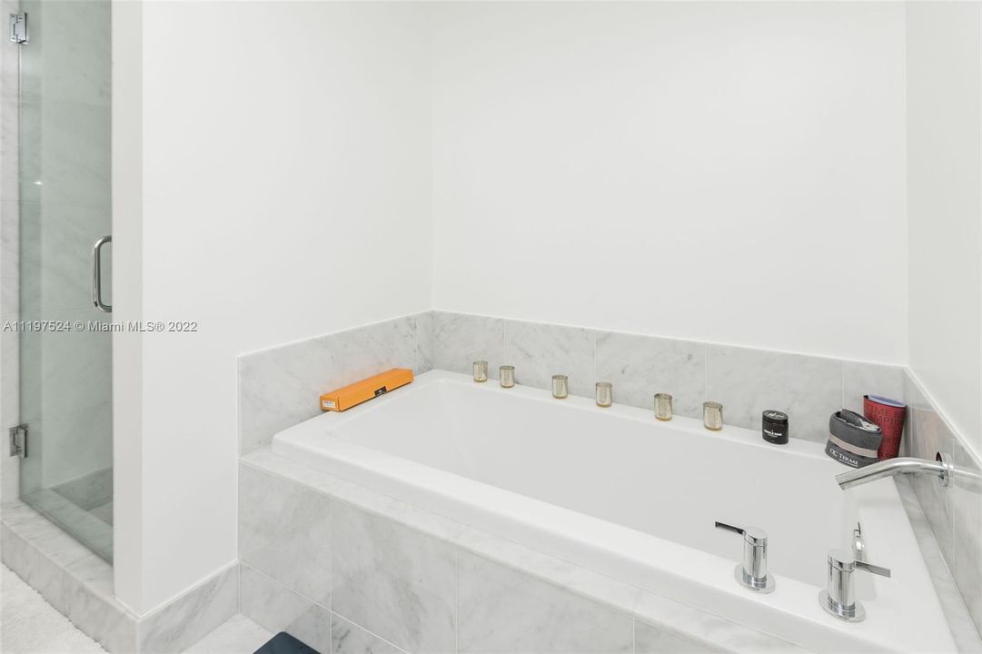 最近租的: $5,000 (2 贝兹, 2 浴室, 1363 平方英尺)