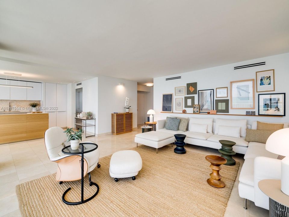 Recently Sold: $2,085,000 (2 beds, 2 baths, 1875 Square Feet)