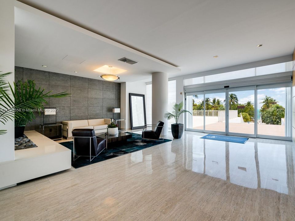 Recently Sold: $2,085,000 (2 beds, 2 baths, 1875 Square Feet)