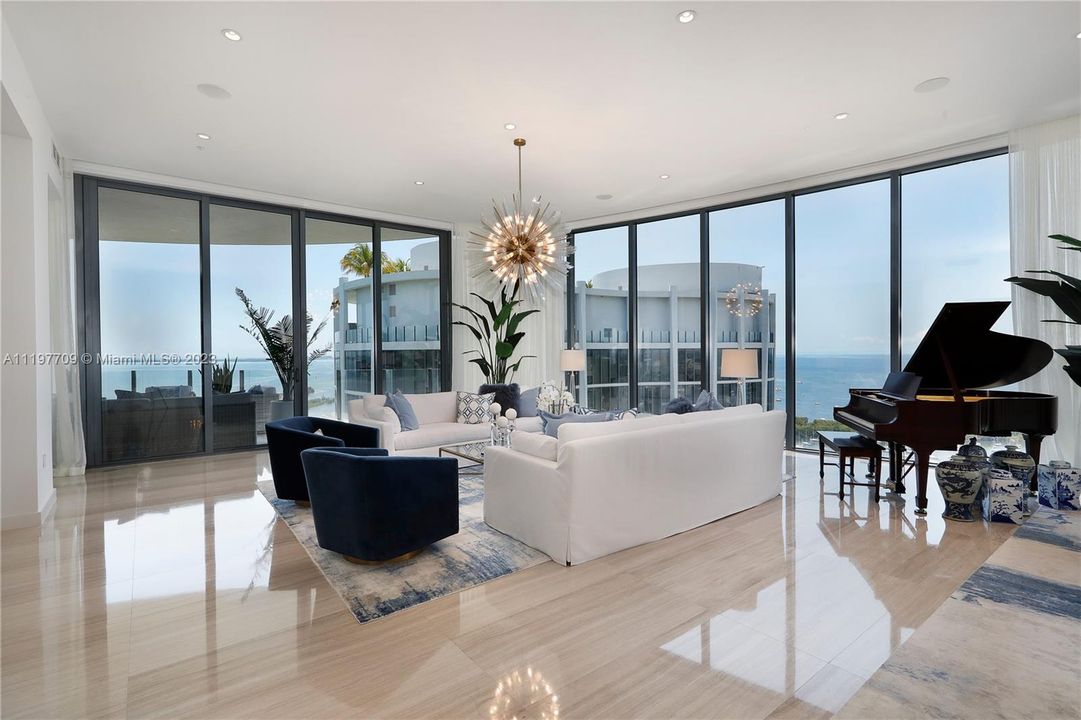 Recently Sold: $18,000,000 (5 beds, 6 baths, 6927 Square Feet)