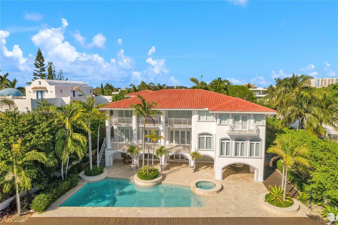 Recently Sold: $15,500,000 (7 beds, 7 baths, 9848 Square Feet)