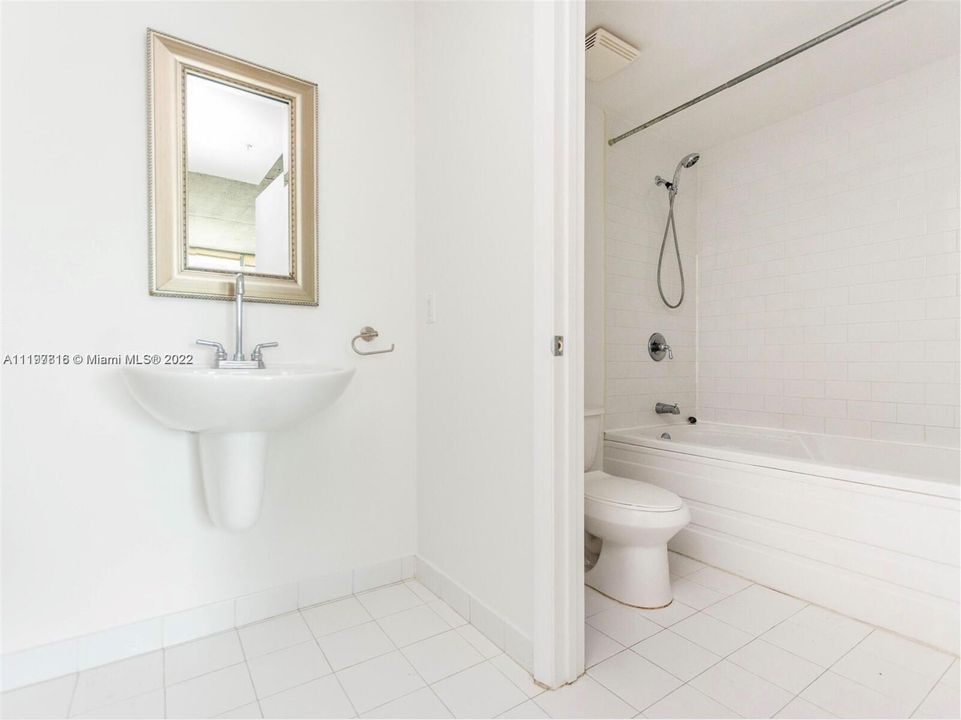 Recently Sold: $399,000 (1 beds, 1 baths, 795 Square Feet)