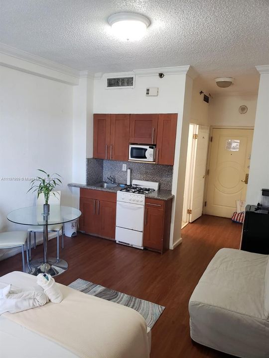 Recently Sold: $165,000 (1 beds, 1 baths, 310 Square Feet)