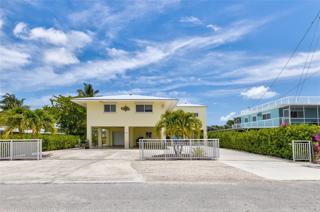 Recently Sold: $1,825,000 (4 beds, 3 baths, 1876 Square Feet)