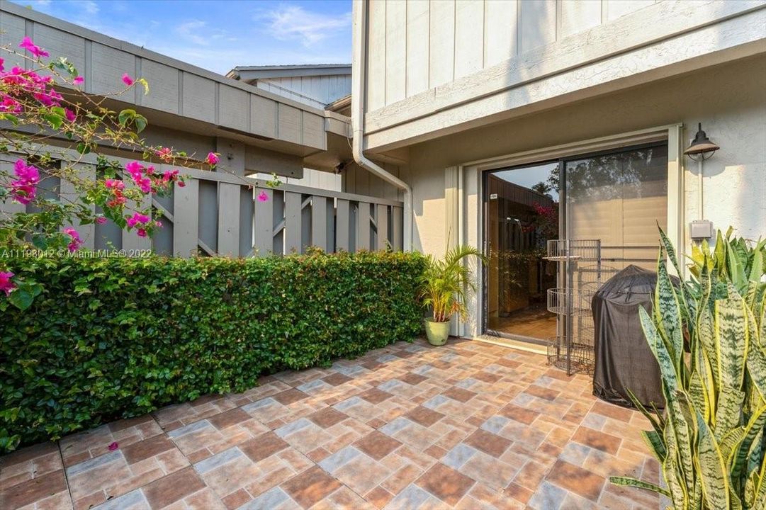 Large patio directly off kitchen!