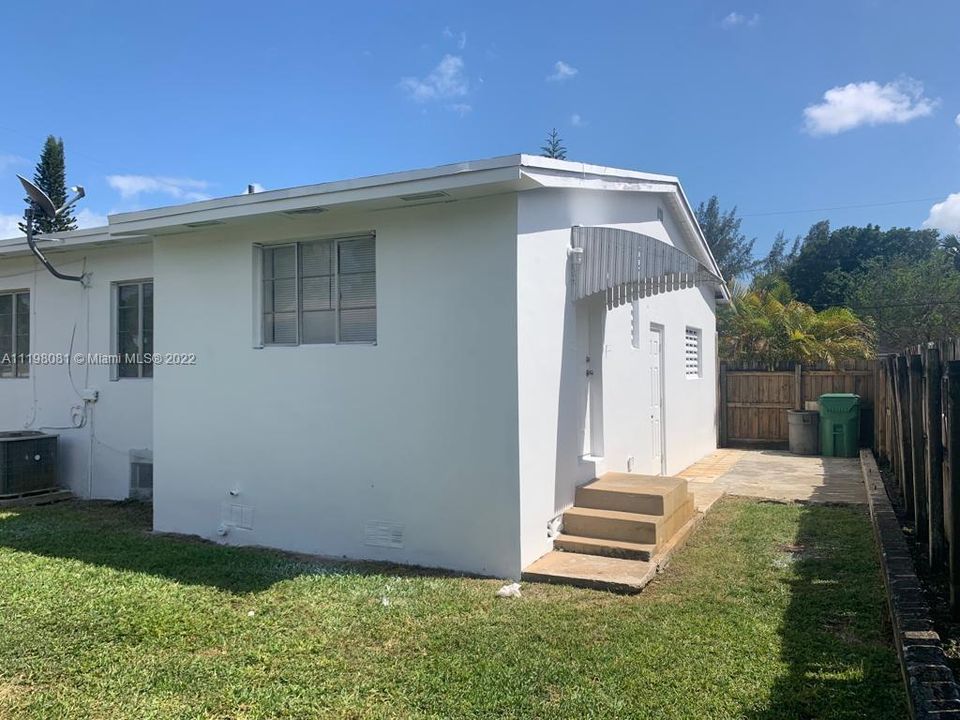 最近租的: $2,100 (2 贝兹, 1 浴室, 750 平方英尺)