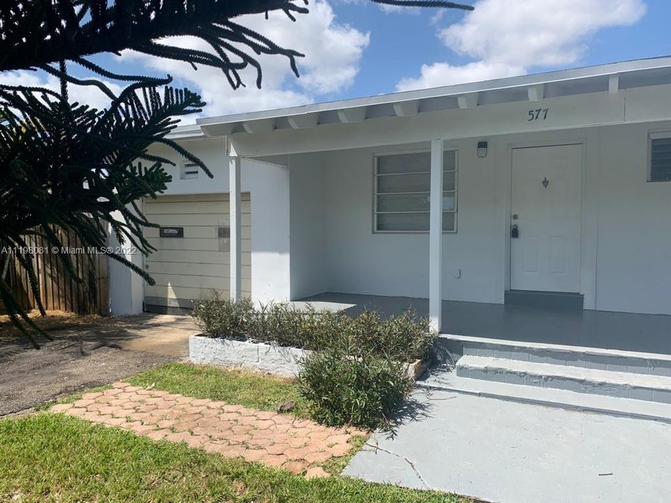 最近租的: $2,100 (2 贝兹, 1 浴室, 750 平方英尺)