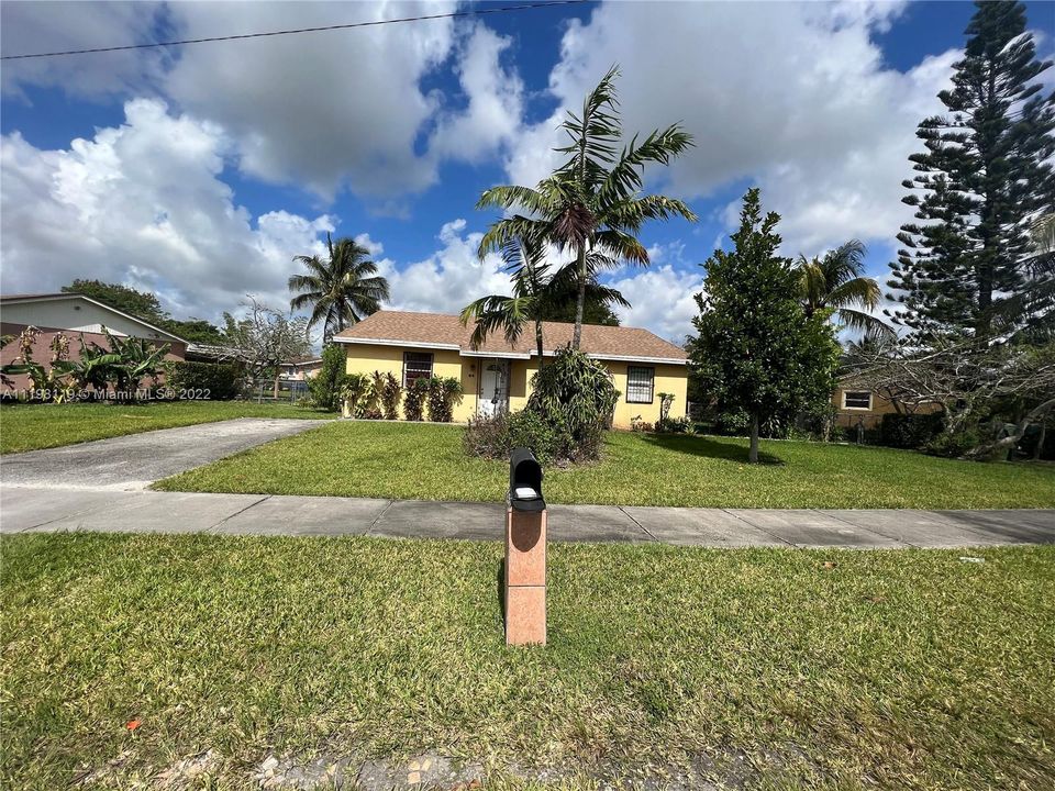 Recently Sold: $315,000 (4 beds, 2 baths, 1480 Square Feet)