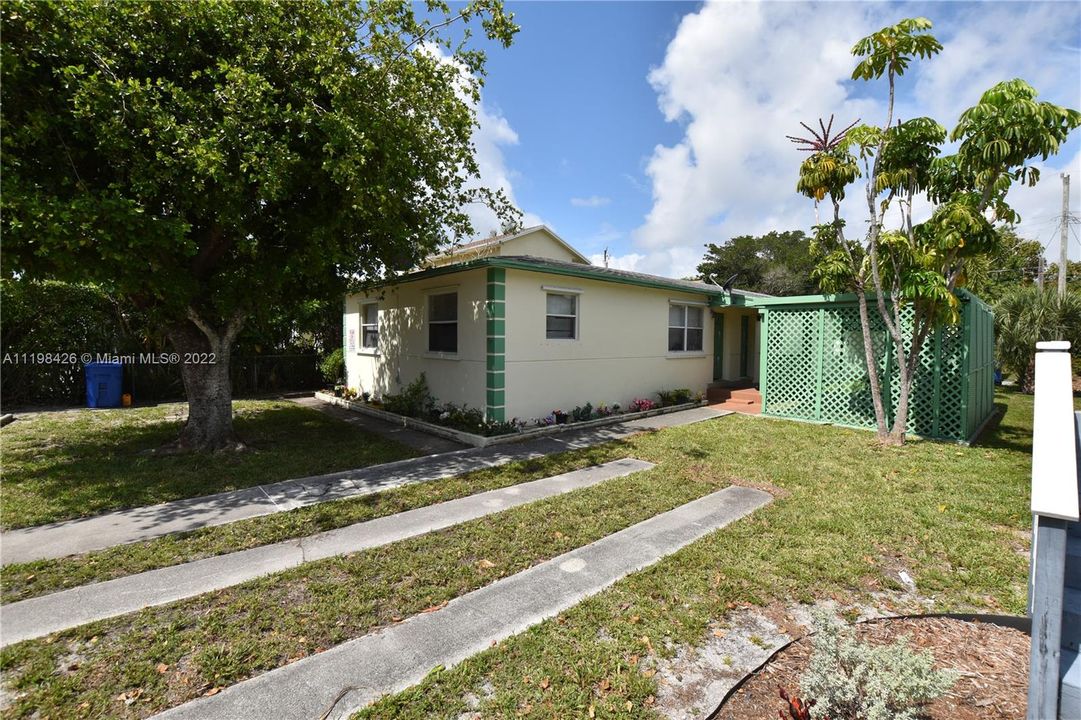 Recently Sold: $465,000 (0 beds, 0 baths, 2013 Square Feet)