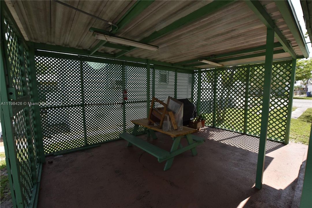 Recently Sold: $465,000 (0 beds, 0 baths, 2013 Square Feet)