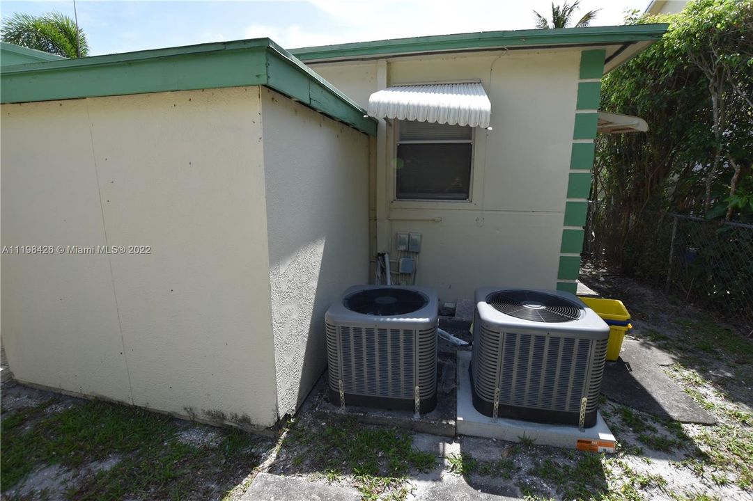 Recently Sold: $465,000 (0 beds, 0 baths, 2013 Square Feet)