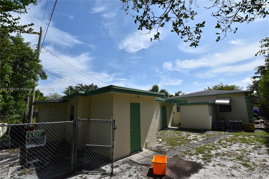 Recently Sold: $465,000 (0 beds, 0 baths, 2013 Square Feet)