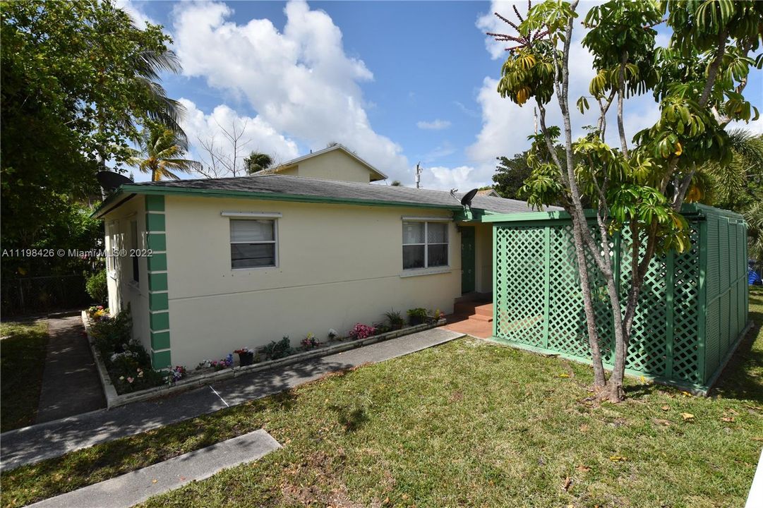 Recently Sold: $465,000 (0 beds, 0 baths, 2013 Square Feet)