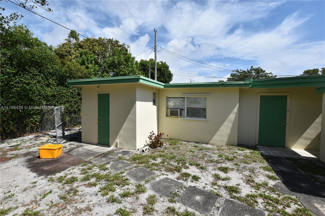 Recently Sold: $465,000 (0 beds, 0 baths, 2013 Square Feet)