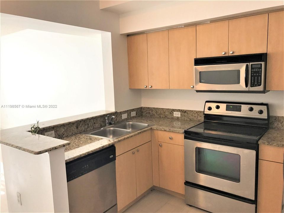 Recently Sold: $319,900 (1 beds, 1 baths, 859 Square Feet)