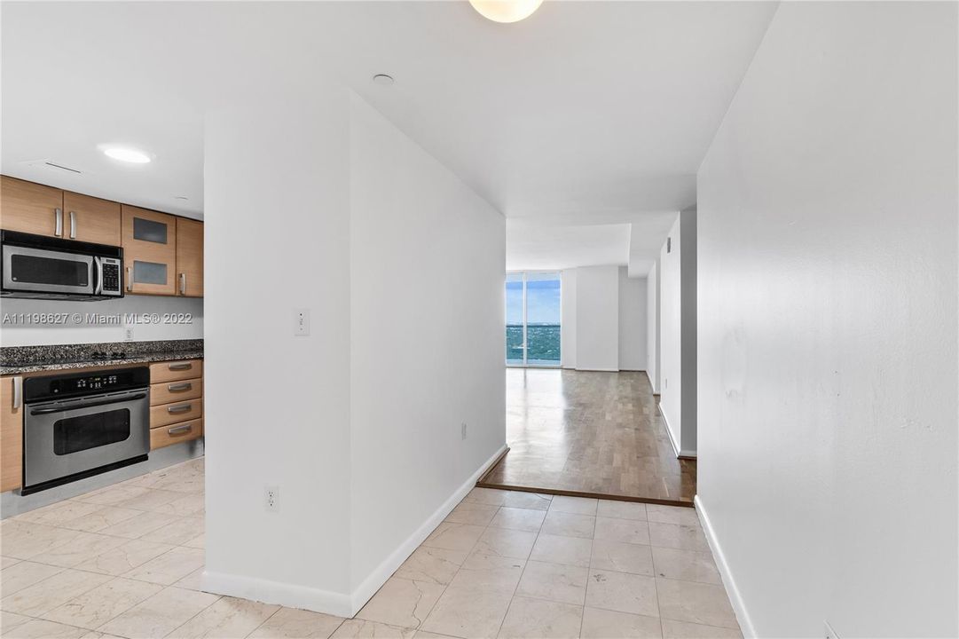 Recently Sold: $775,000 (2 beds, 2 baths, 1367 Square Feet)