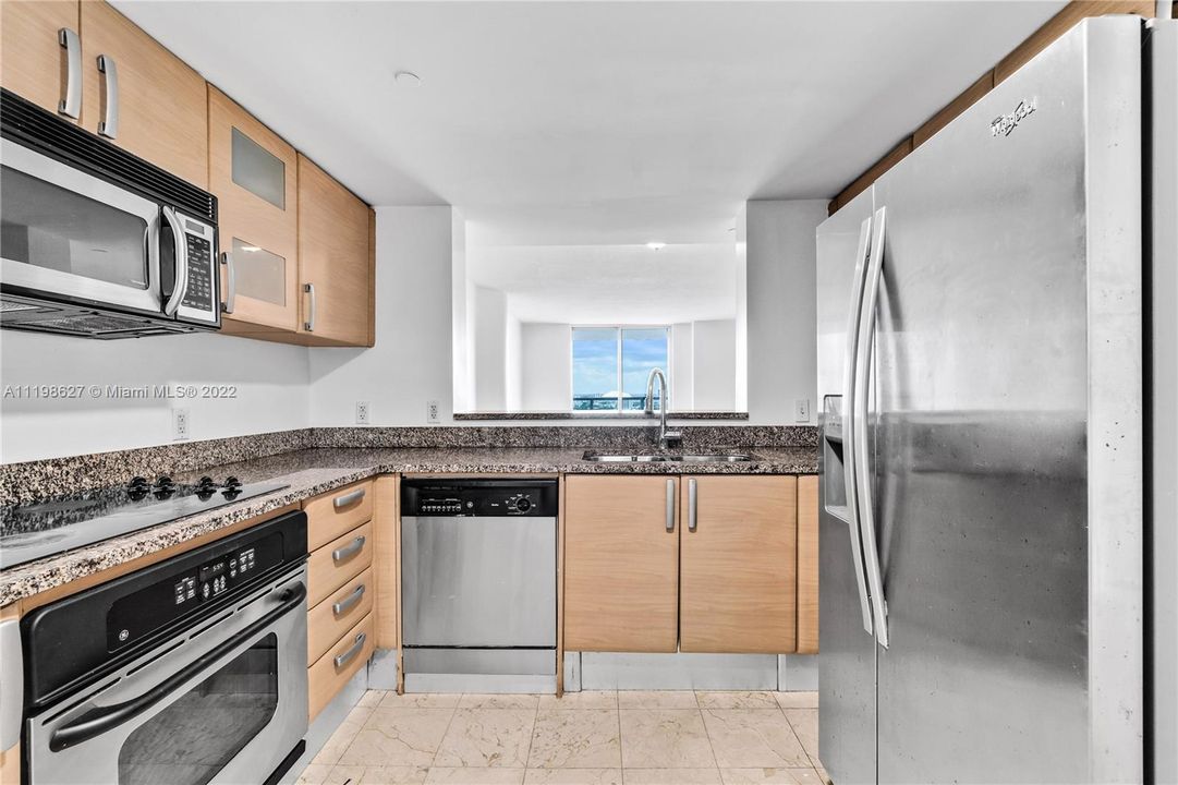 Recently Sold: $775,000 (2 beds, 2 baths, 1367 Square Feet)
