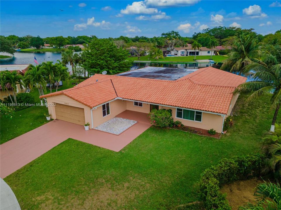 Recently Sold: $850,000 (4 beds, 3 baths, 2131 Square Feet)