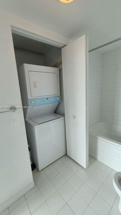 Recently Rented: $3,700 (2 beds, 2 baths, 1255 Square Feet)