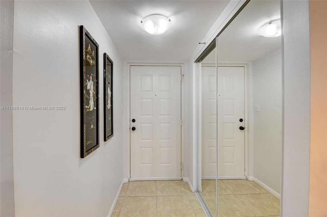 Vendido Recientemente: $405,000 (2 camas, 2 baños, 1160 Pies cuadrados)