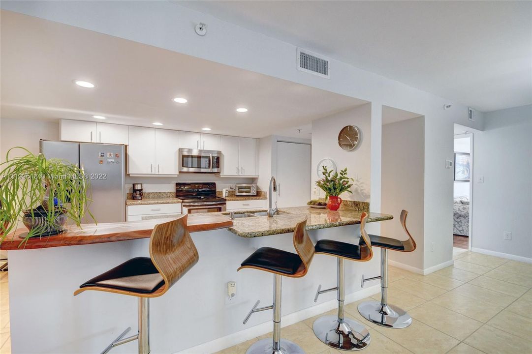 Vendido Recientemente: $405,000 (2 camas, 2 baños, 1160 Pies cuadrados)