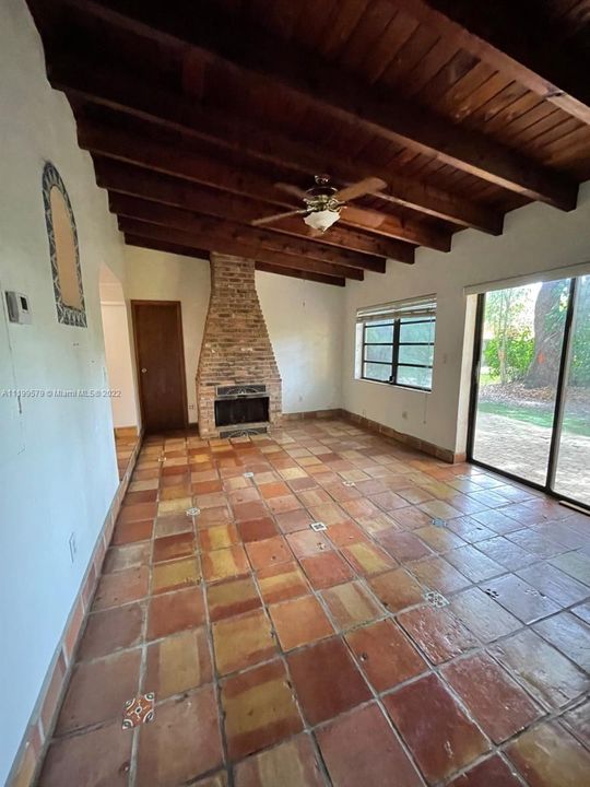 Recently Rented: $2,600 (3 beds, 2 baths, 1405 Square Feet)