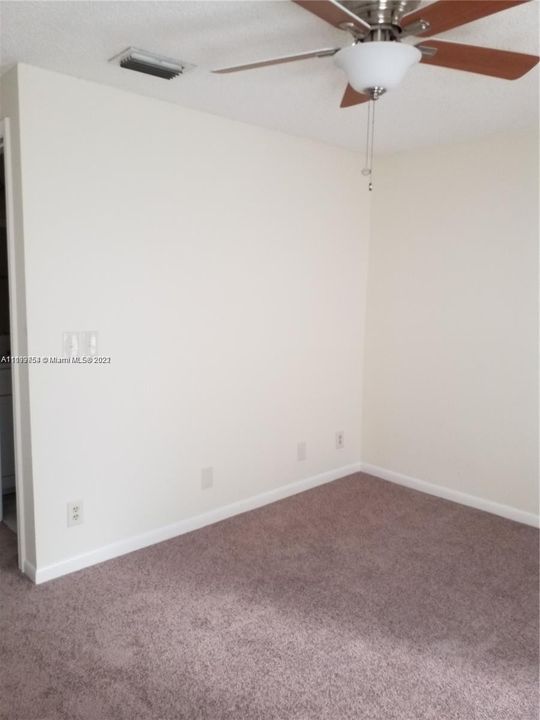 Recently Rented: $1,700 (2 beds, 2 baths, 876 Square Feet)