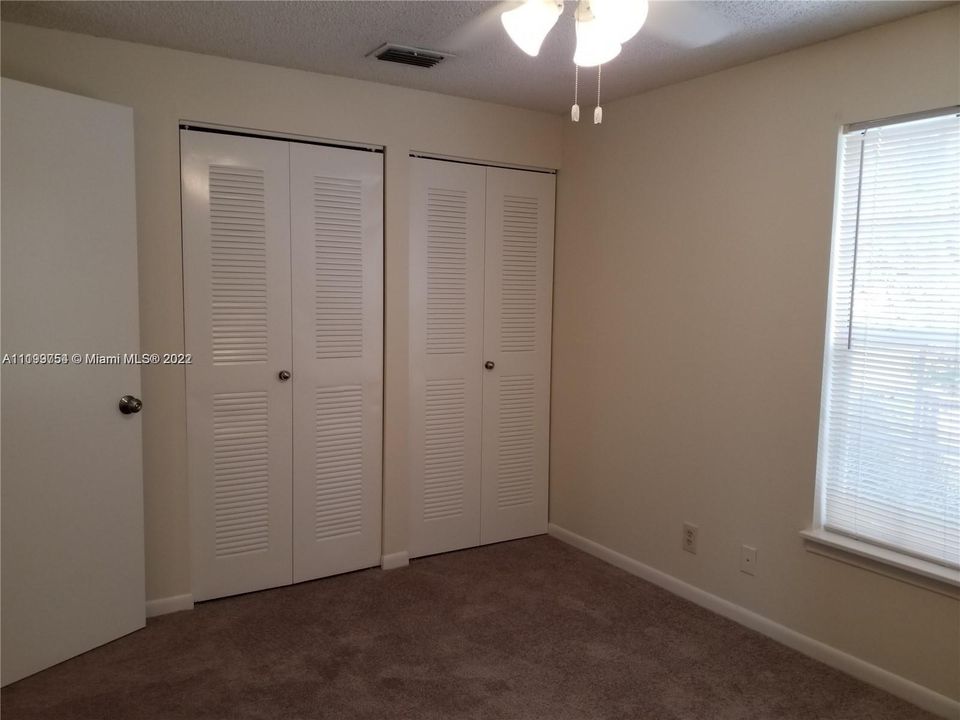 Recently Rented: $1,700 (2 beds, 2 baths, 876 Square Feet)