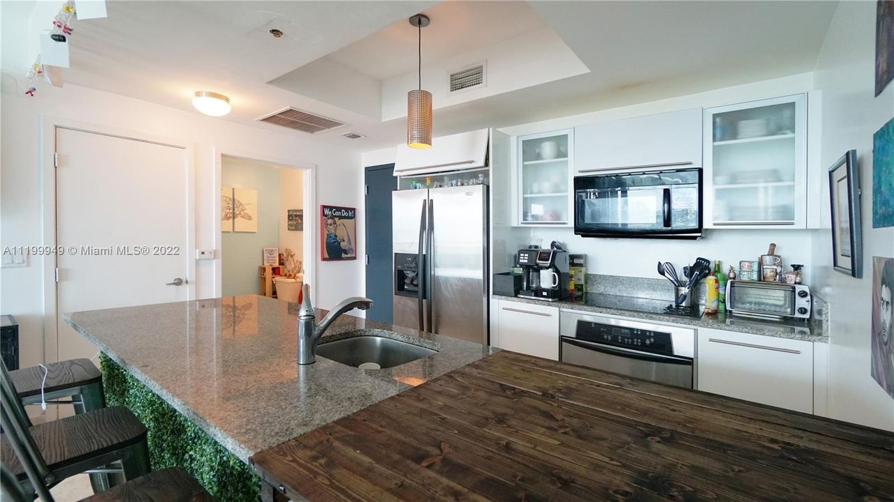 Recently Sold: $498,000 (1 beds, 1 baths, 845 Square Feet)