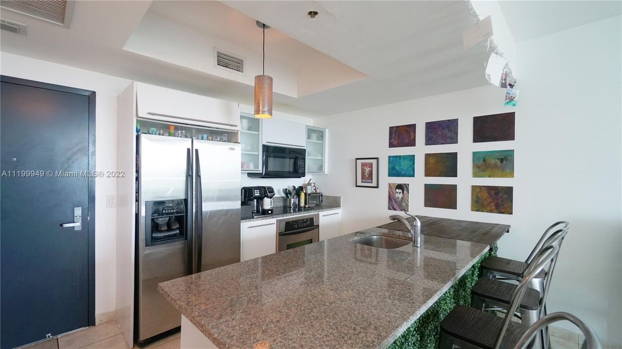 Recently Sold: $498,000 (1 beds, 1 baths, 845 Square Feet)