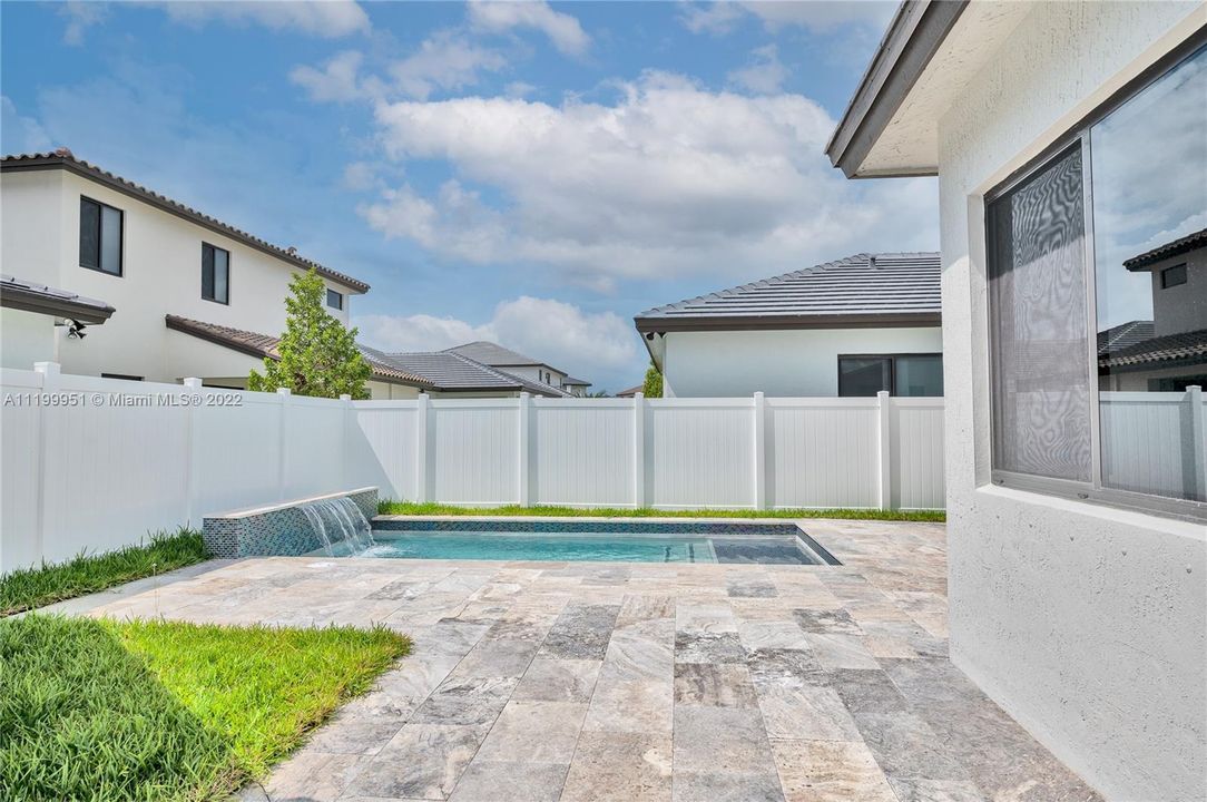 Recently Sold: $1,499,000 (3 beds, 2 baths, 3330 Square Feet)