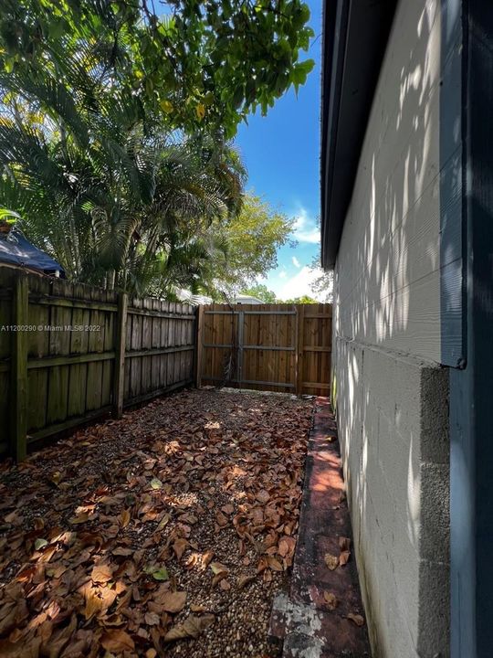 Side Entrance to backyard