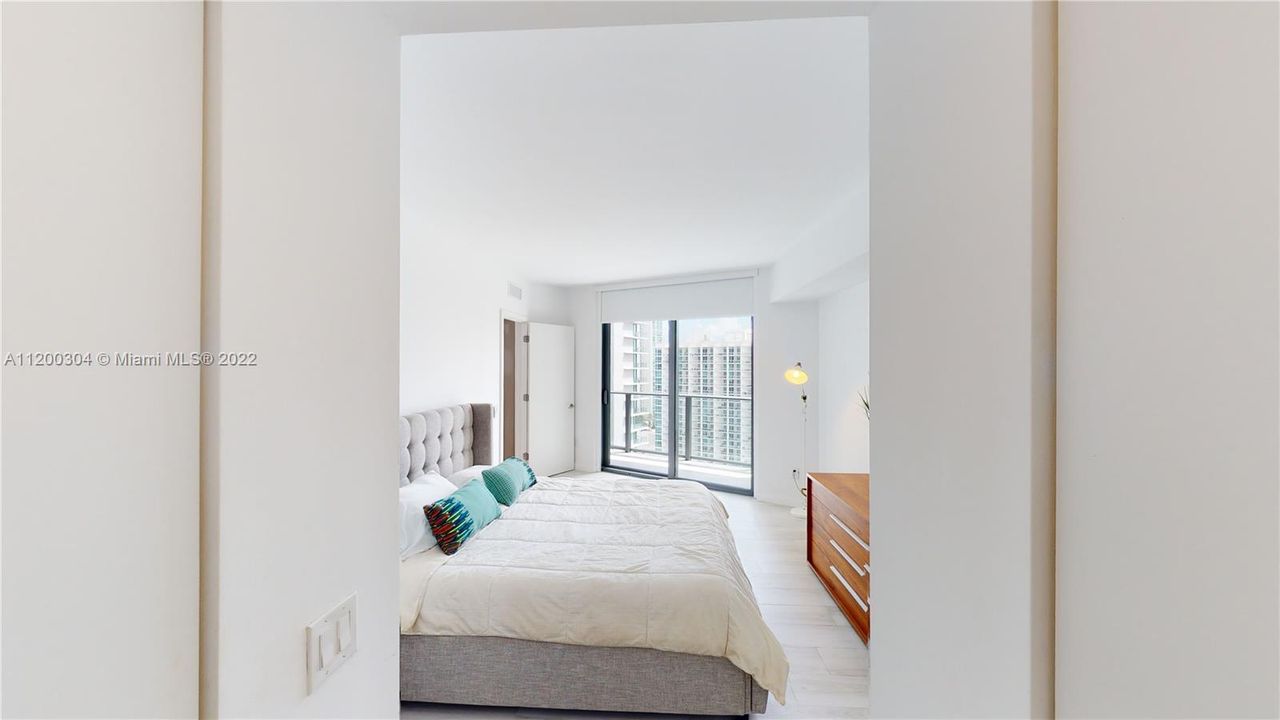 Recently Sold: $470,000 (1 beds, 1 baths, 746 Square Feet)