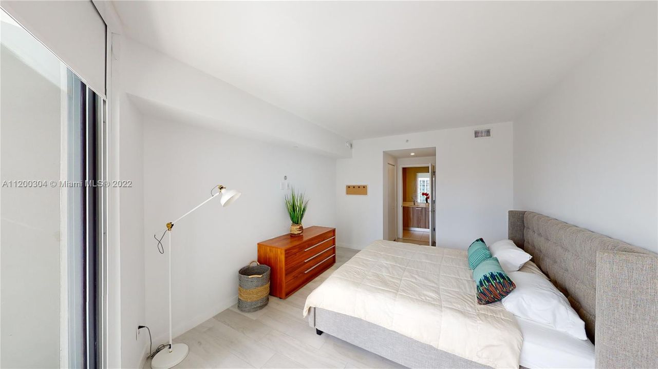 Recently Sold: $470,000 (1 beds, 1 baths, 746 Square Feet)