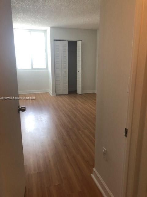 Recently Rented: $2,900 (2 beds, 2 baths, 927 Square Feet)