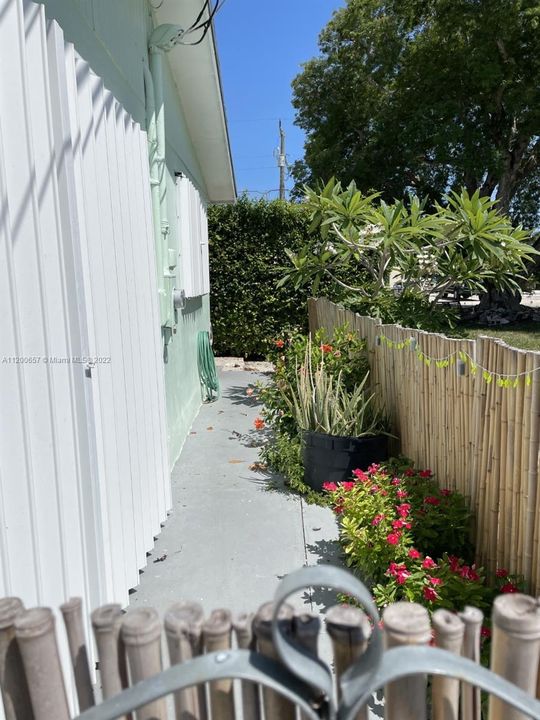 Recently Sold: $479,000 (3 beds, 1 baths, 960 Square Feet)