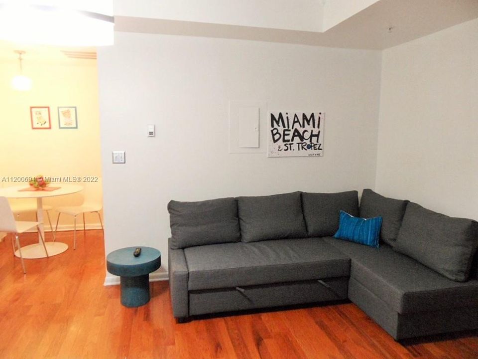 Recently Rented: $1,600 (1 beds, 1 baths, 440 Square Feet)