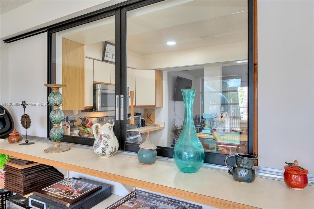 Vendido Recientemente: $385,000 (3 camas, 2 baños, 2029 Pies cuadrados)