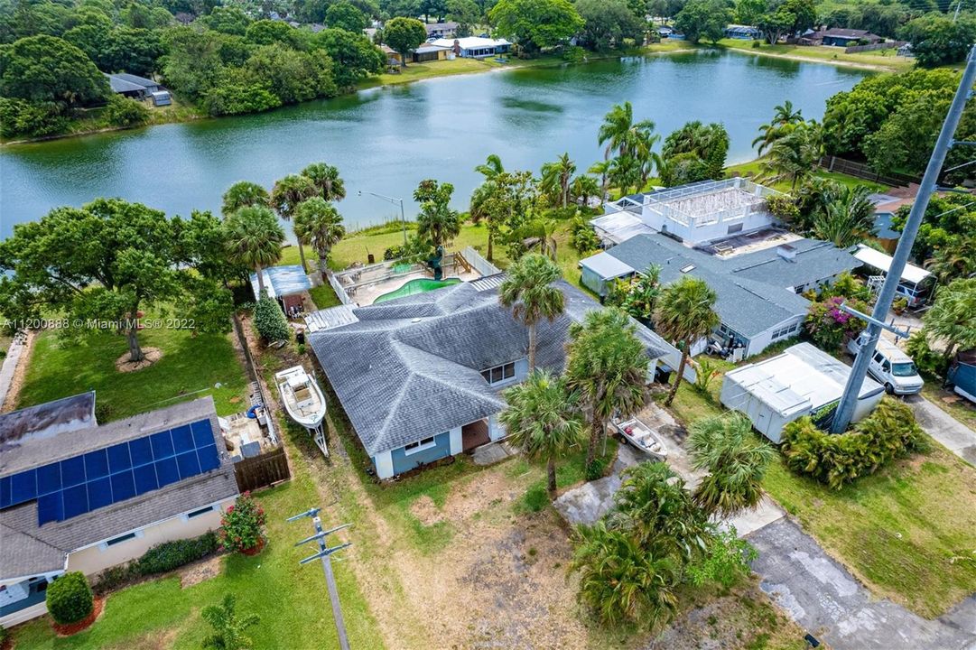 Vendido Recientemente: $385,000 (3 camas, 2 baños, 2029 Pies cuadrados)