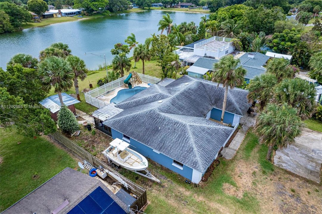 Vendido Recientemente: $385,000 (3 camas, 2 baños, 2029 Pies cuadrados)