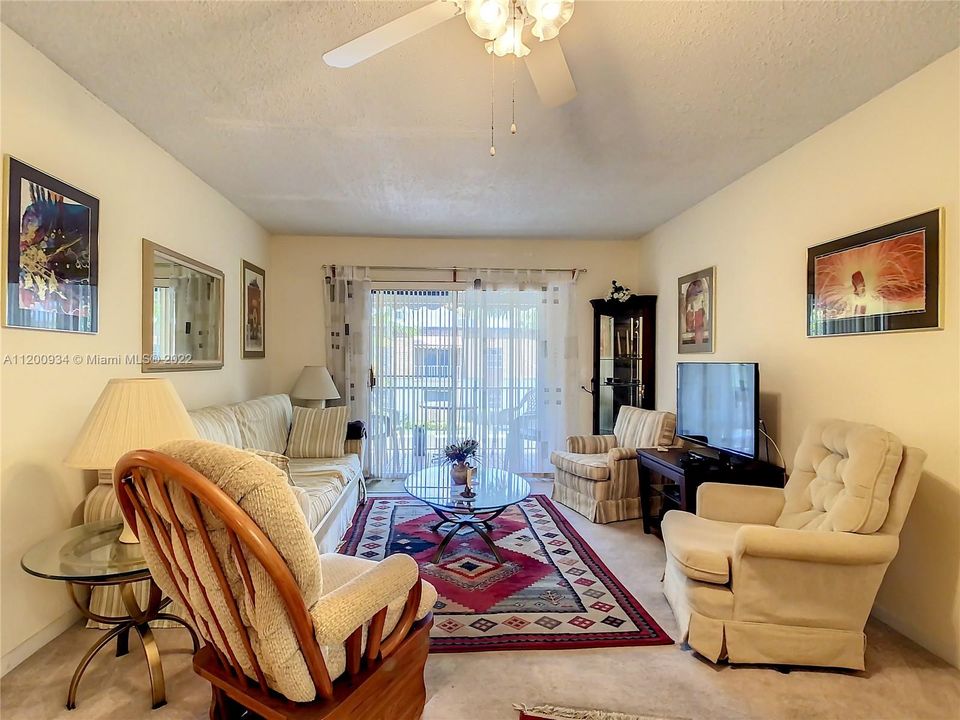 Vendido Recientemente: $214,000 (2 camas, 2 baños, 875 Pies cuadrados)