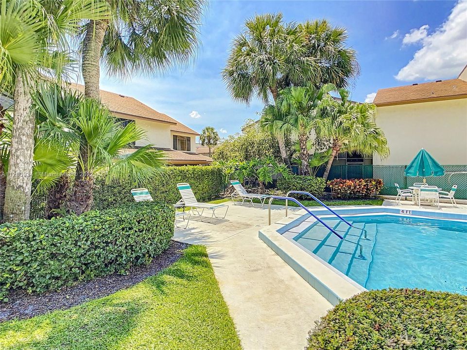Vendido Recientemente: $214,000 (2 camas, 2 baños, 875 Pies cuadrados)
