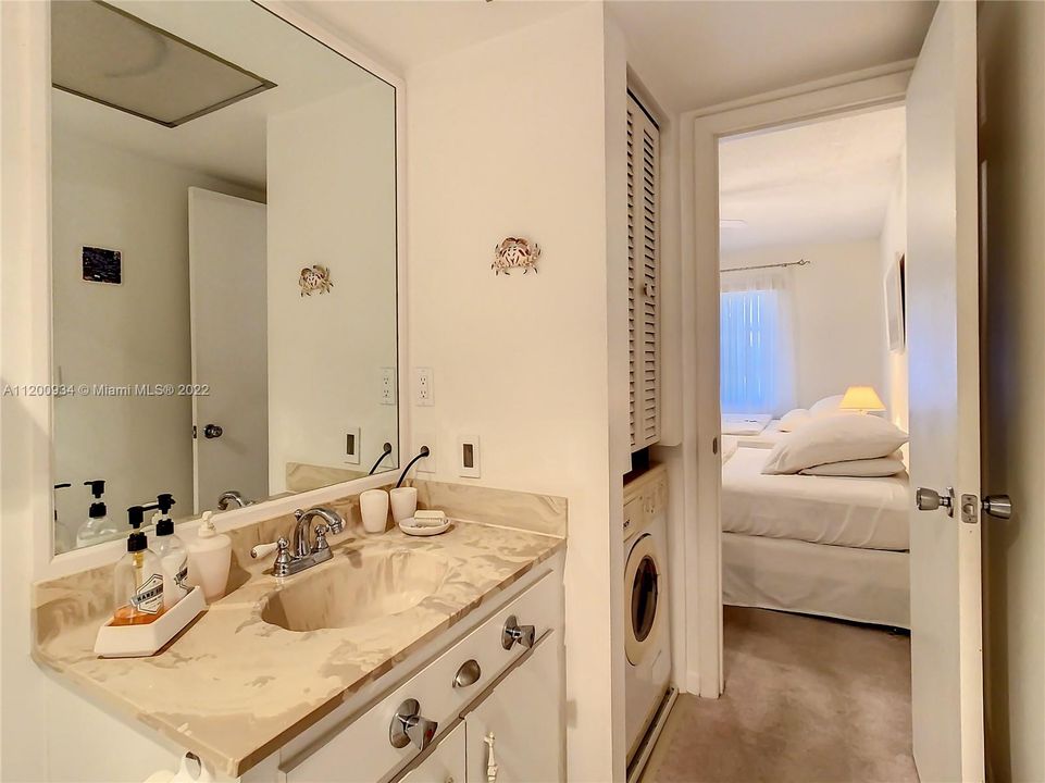 Vendido Recientemente: $214,000 (2 camas, 2 baños, 875 Pies cuadrados)