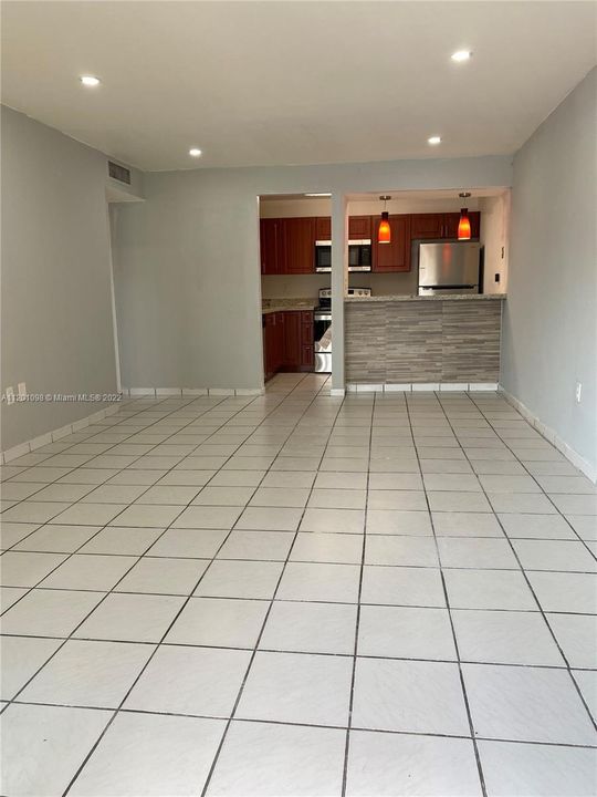 Recently Sold: $185,000 (1 beds, 1 baths, 650 Square Feet)