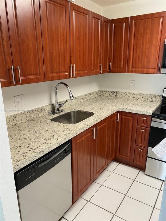 Recently Sold: $185,000 (1 beds, 1 baths, 650 Square Feet)